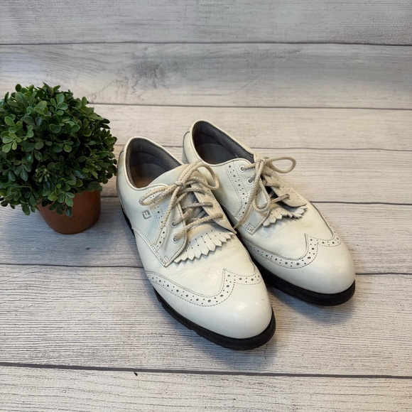 FootJoy White Golf Wingtip Shoes for Women - Picture 1 of 7